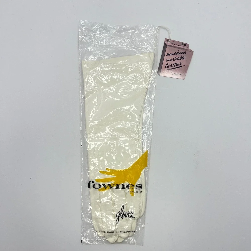 Fownes White Leather Gloves Womens 7.5 Opera Length NOS Vintage Washable Formal